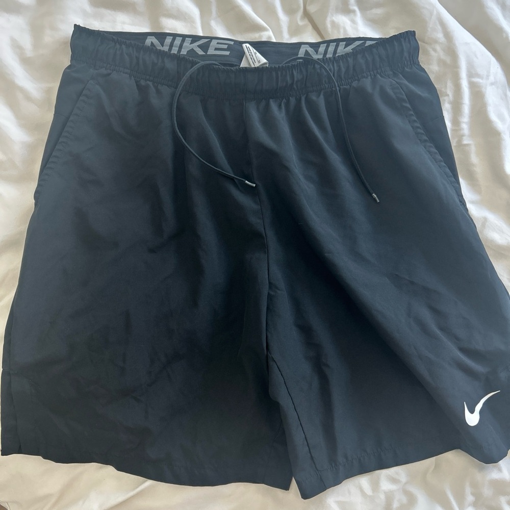 Men’s Nike dri fit shorts size XL
